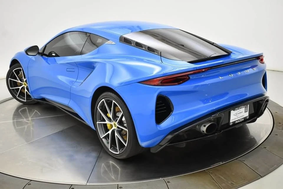 2024 Lotus Emira - Image 5 of 16