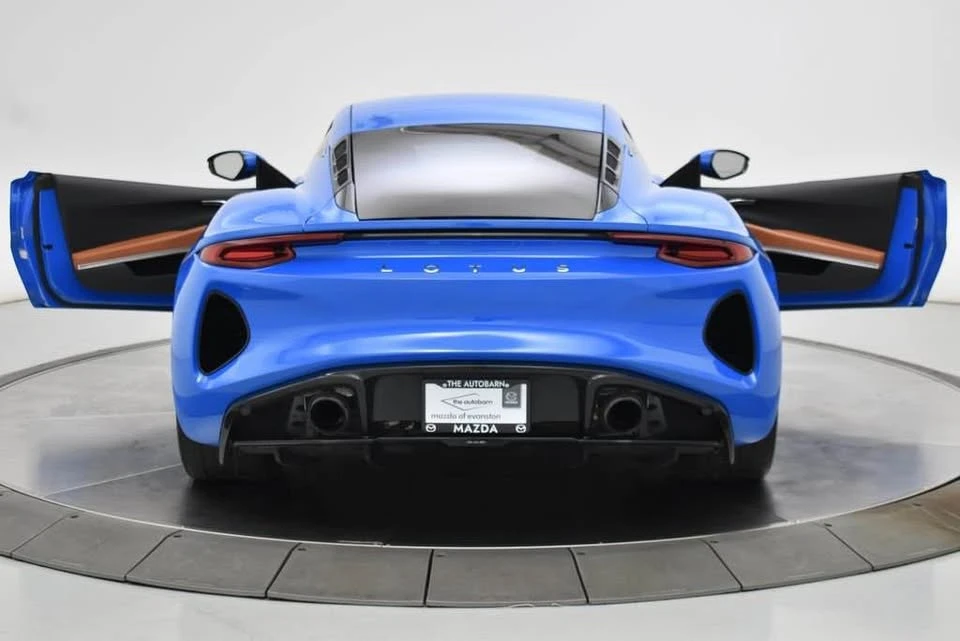 2024 Lotus Emira - Image 10 of 16