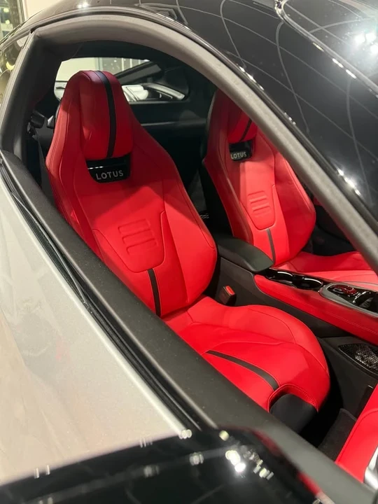 2024 Lotus Emira - Image 15 of 19