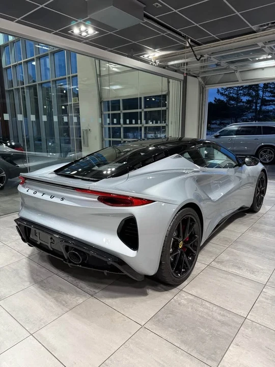 2024 Lotus Emira - Image 4 of 19