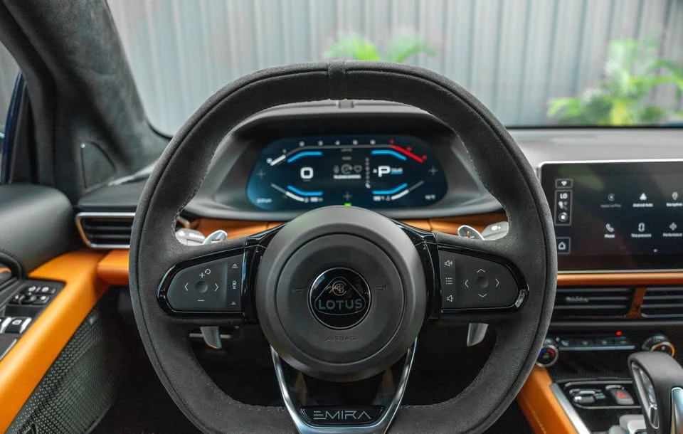 2024 Lotus Emira - Image 10 of 20