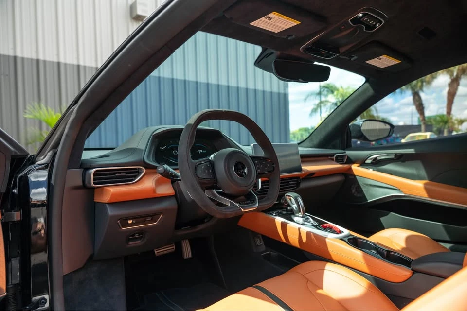 2024 Lotus Emira - Image 17 of 20