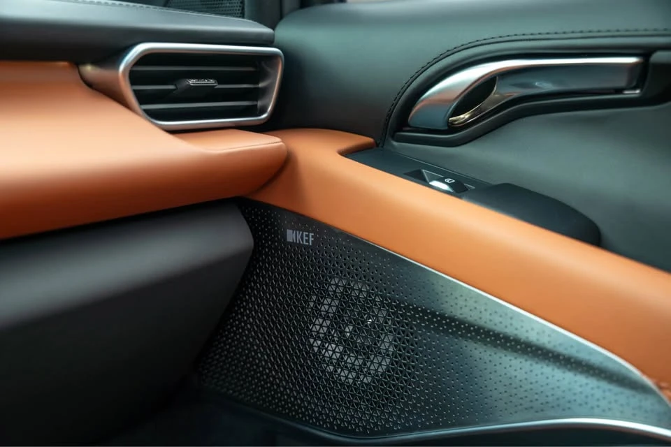 2024 Lotus Emira - Image 14 of 20