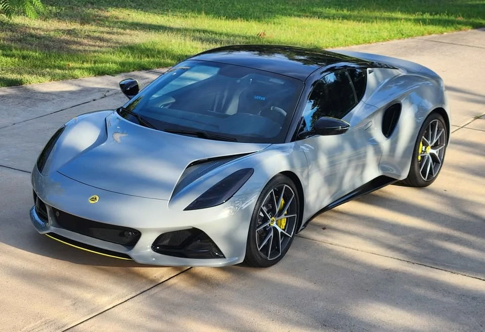 2024 Lotus Emira - Image 2 of 19