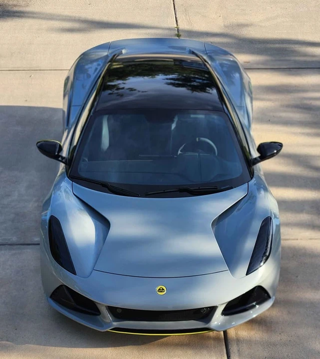2024 Lotus Emira - Image 3 of 19