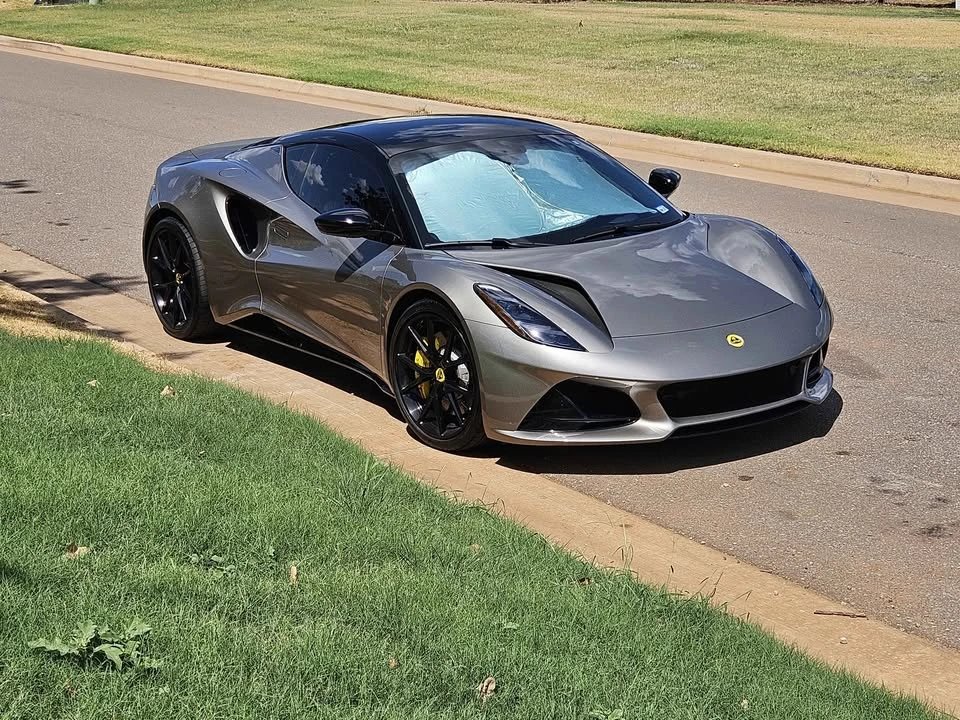 2024 Lotus Emira - Image 17 of 17
