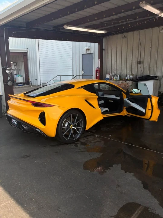 2024 Lotus Emira - Image 4 of 7