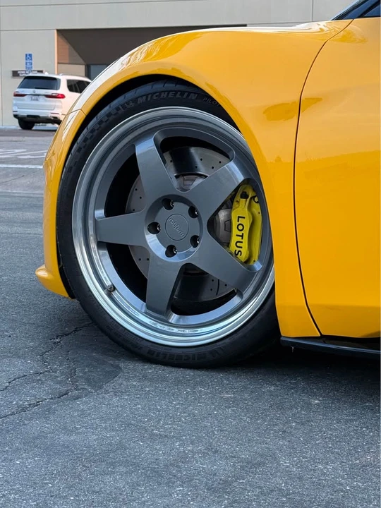 2024 Lotus Emira - Image 3 of 4