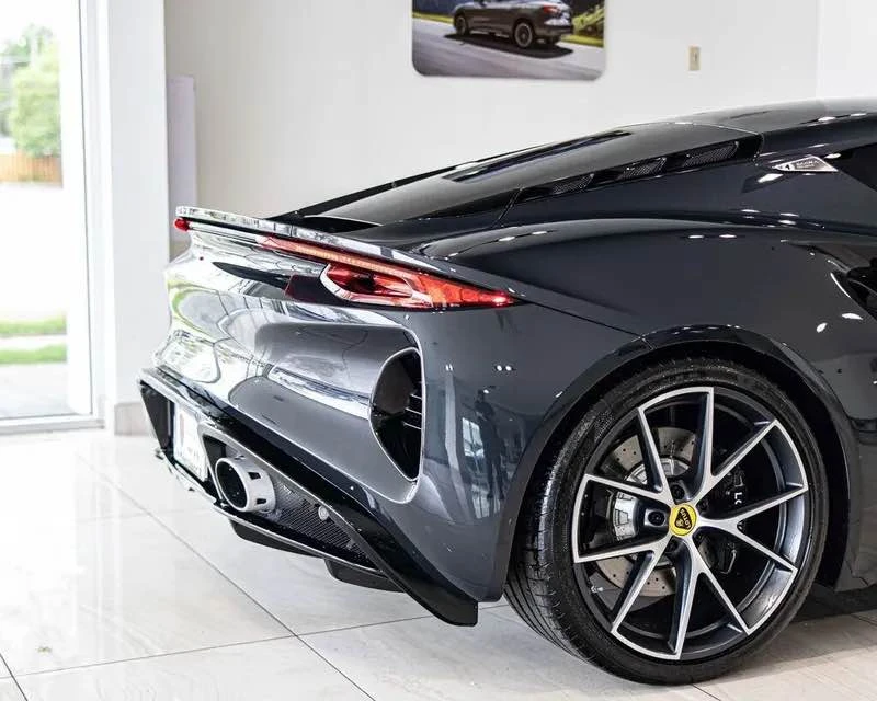 2024 Lotus Emira - Image 9 of 19
