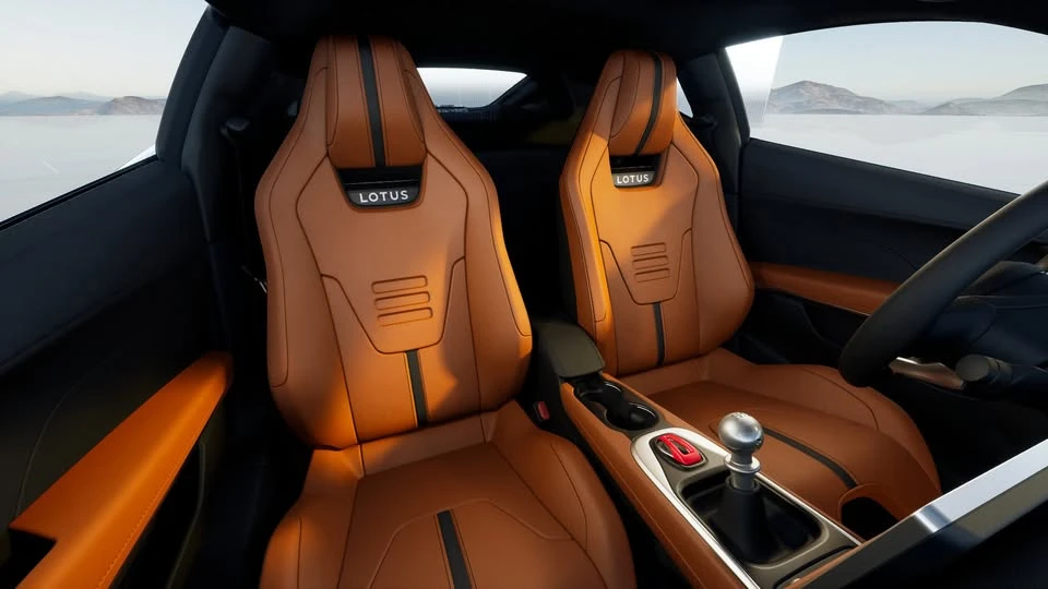 2024 Lotus Emira - Image 17 of 20