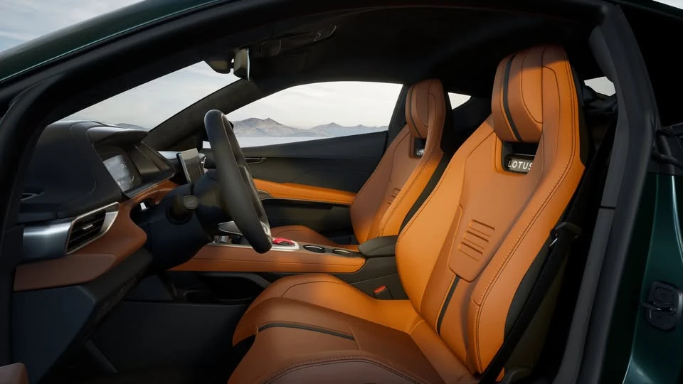 2024 Lotus Emira - Image 16 of 20