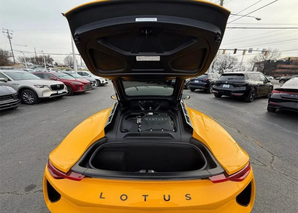 2024 Lotus Emira - Image 19 of 19