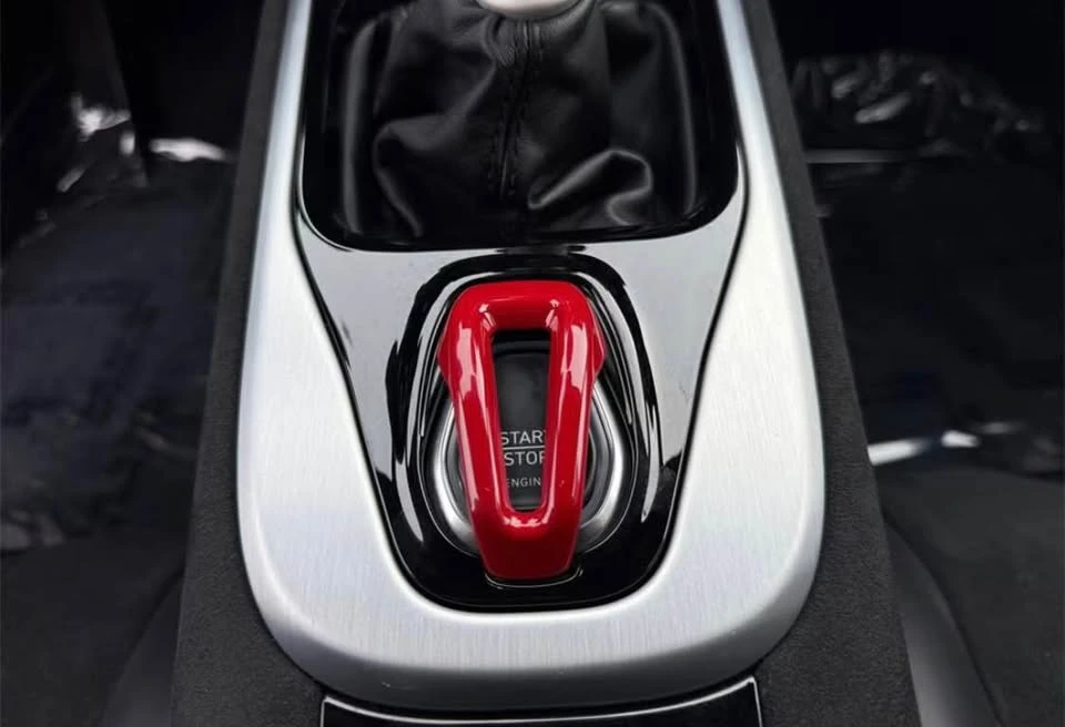 2024 Lotus Emira - Image 15 of 19