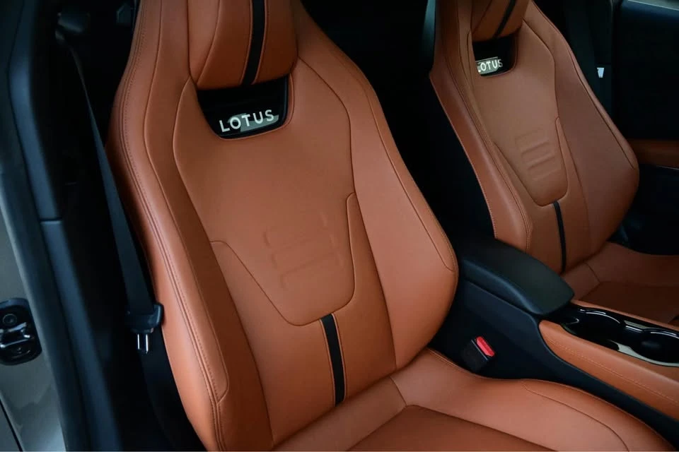 2024 Lotus Emira - Image 11 of 20