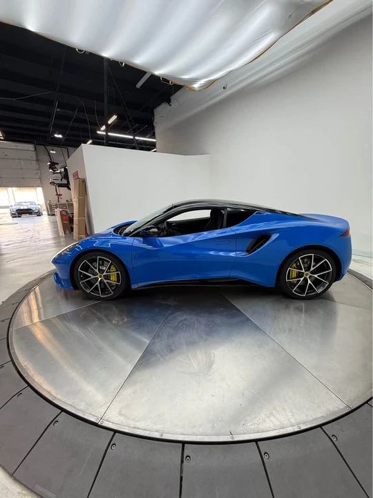 2024 Lotus Emira - Image 6 of 10
