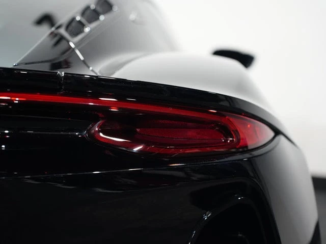 2024 Lotus Emira - Image 18 of 20