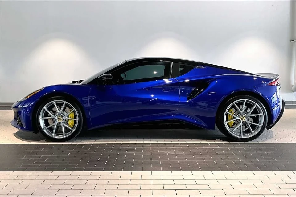 2024 Lotus Emira - Image 2 of 20