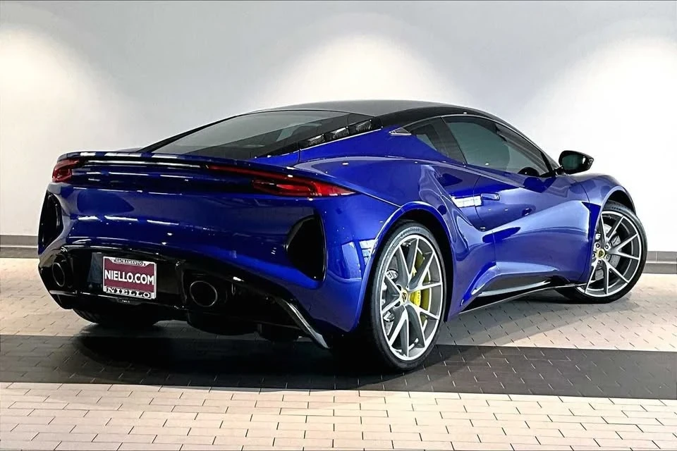 2024 Lotus Emira - Image 7 of 20