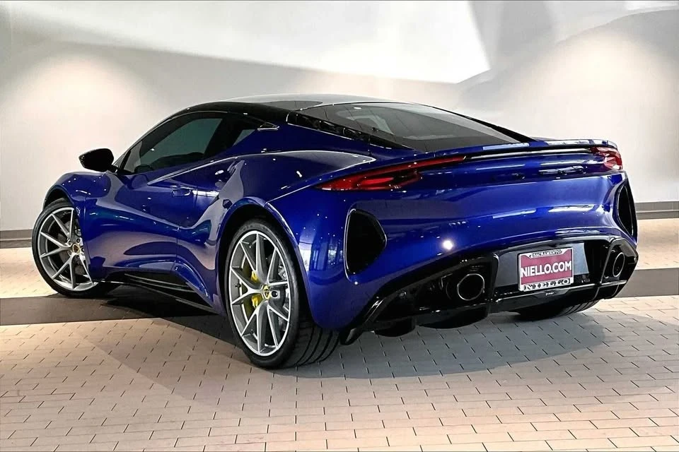 2024 Lotus Emira - Image 3 of 20