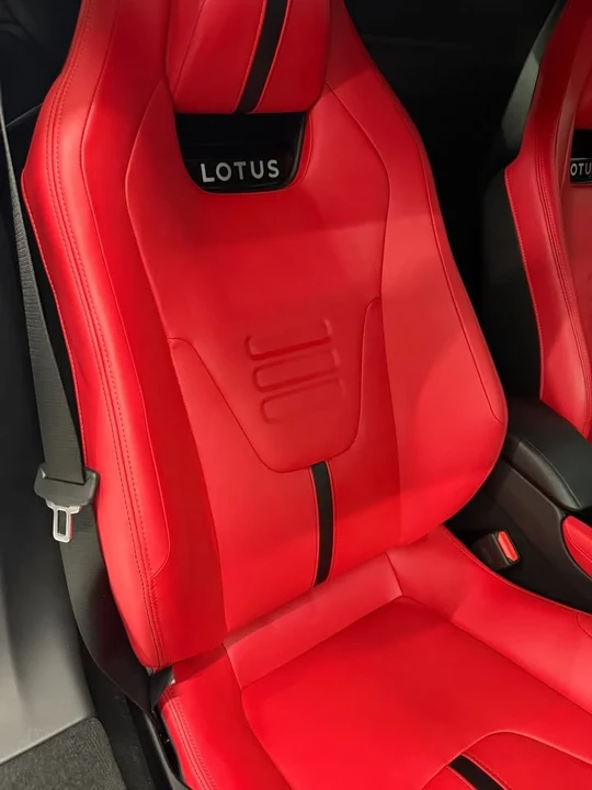 2024 Lotus Emira - Image 16 of 20