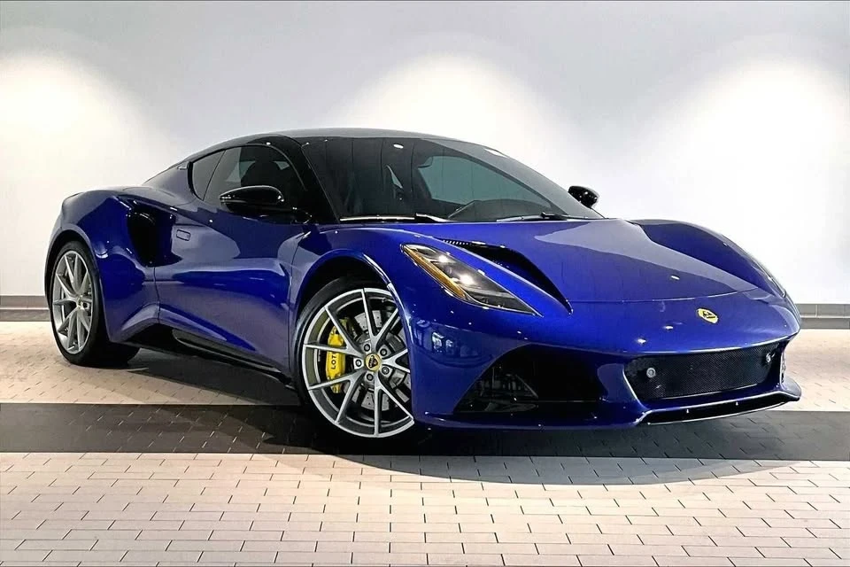 2024 Lotus Emira - Image 9 of 20