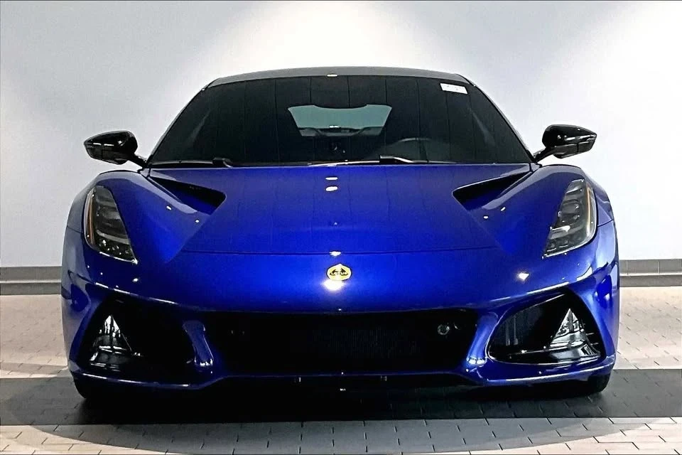 2024 Lotus Emira - Image 10 of 20