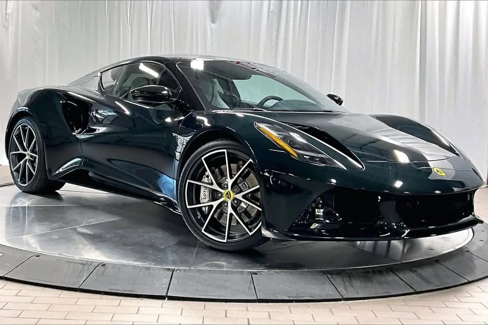 2024 Lotus Emira - Image 9 of 20