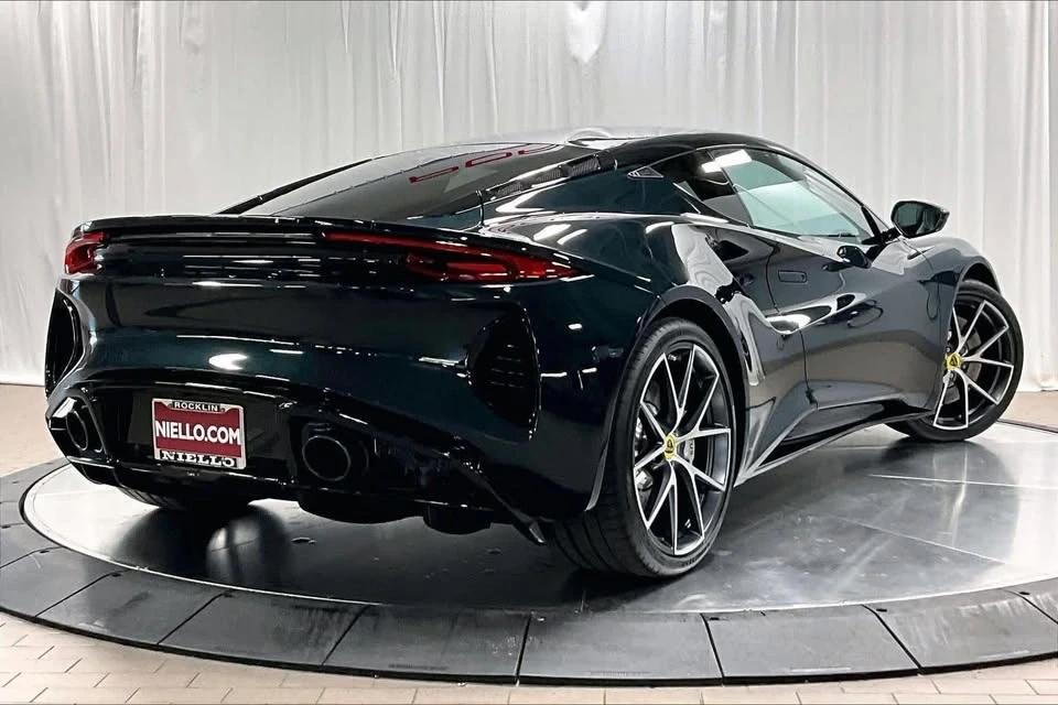 2024 Lotus Emira - Image 7 of 20
