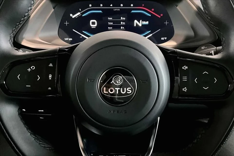 2024 Lotus Emira - Image 15 of 20