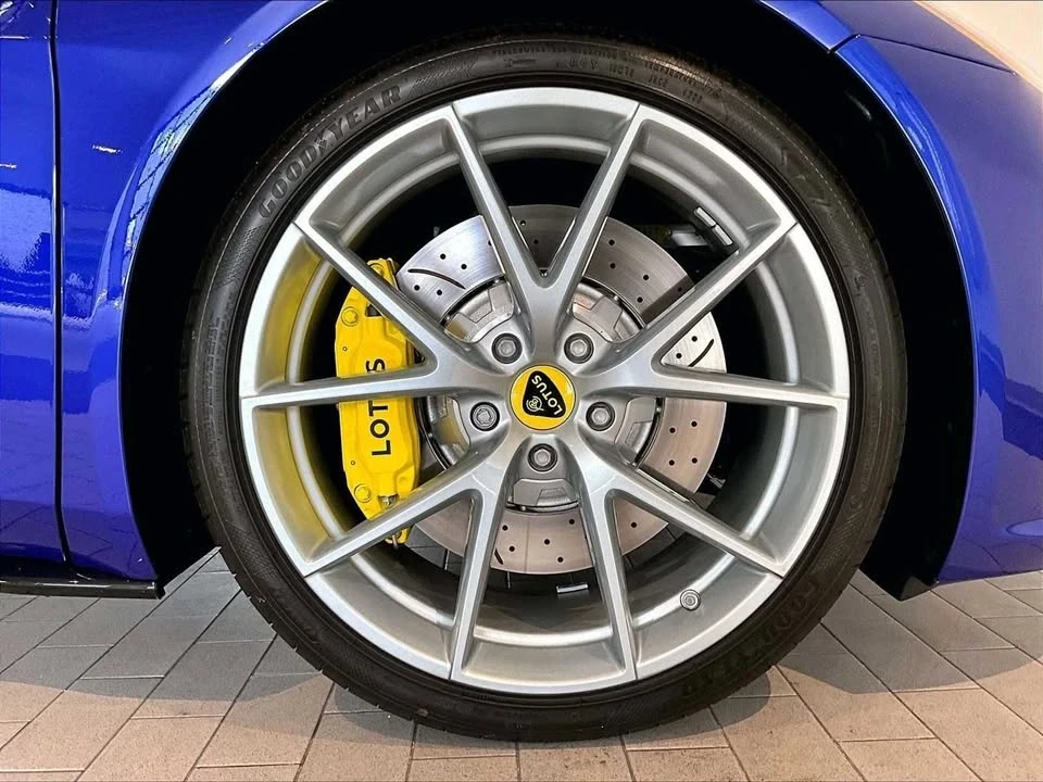 2024 Lotus Emira - Image 11 of 20