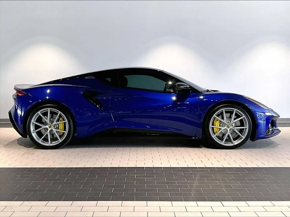 2024 Lotus Emira - Image 8 of 20