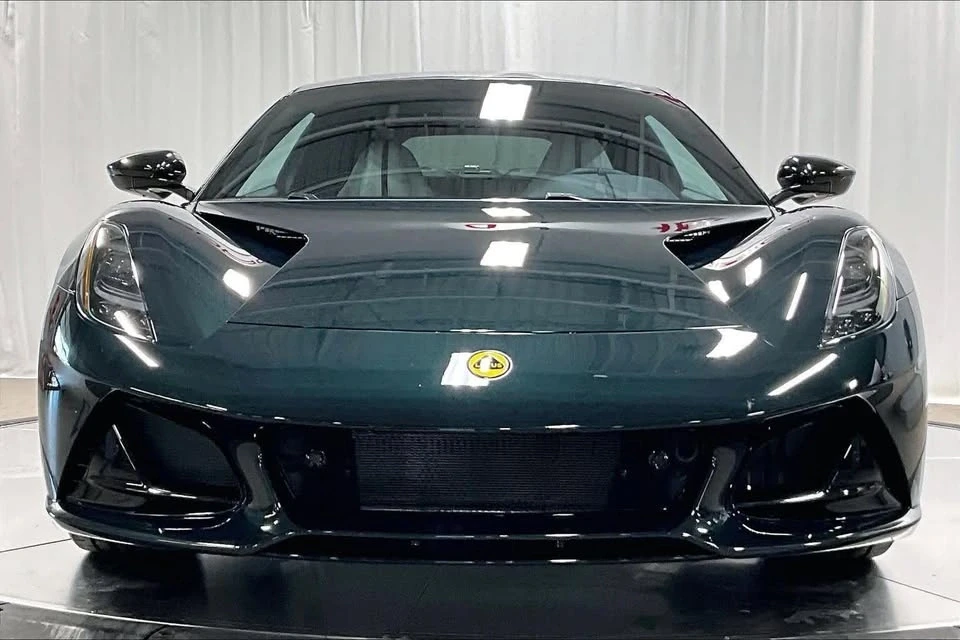 2024 Lotus Emira - Image 10 of 20