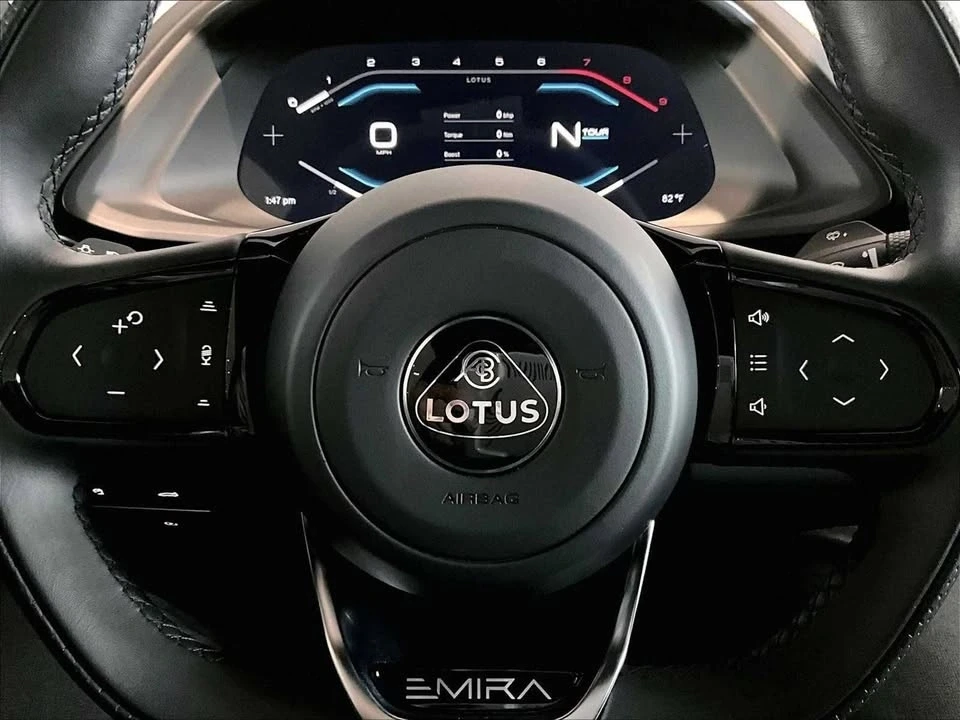 2024 Lotus Emira - Image 15 of 20
