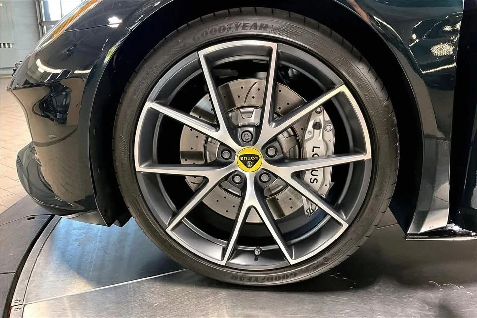 2024 Lotus Emira - Image 11 of 20