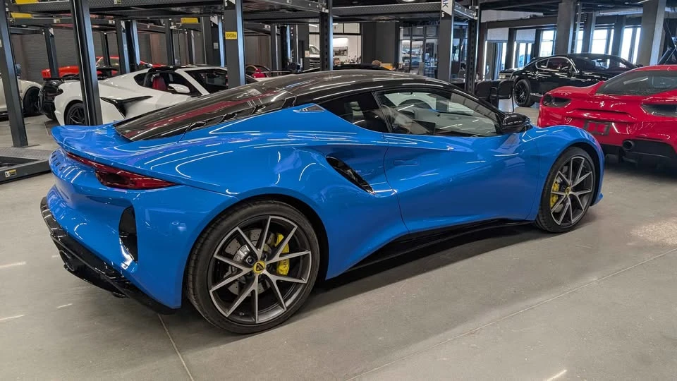 2024 Lotus Emira - Image 4 of 10