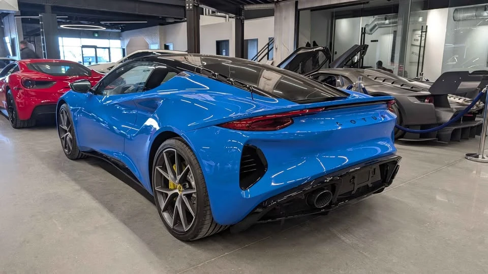 2024 Lotus Emira - Image 3 of 10