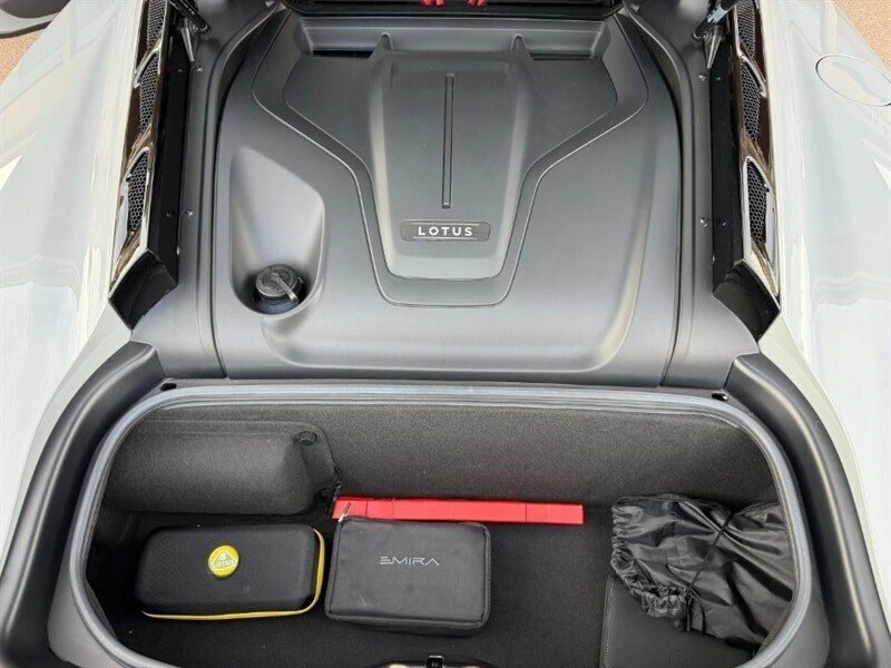 2024 Lotus Emira - Image 13 of 19