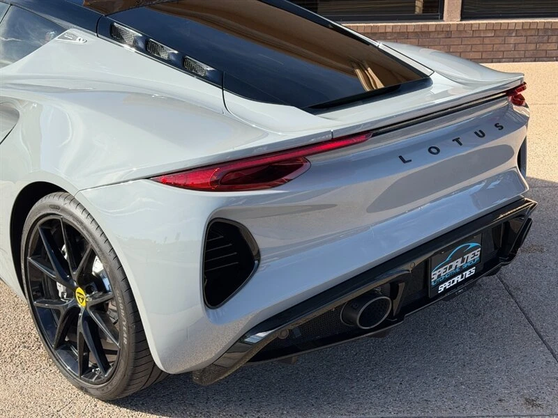 2024 Lotus Emira - Image 12 of 19