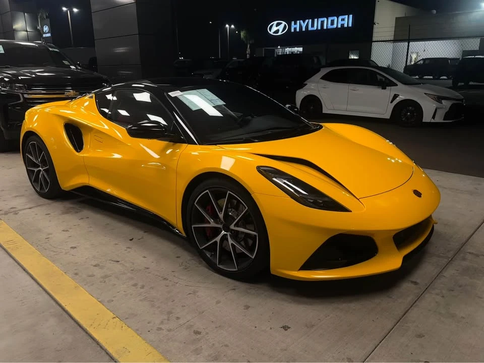 2024 Lotus Emira - Image 5 of 8