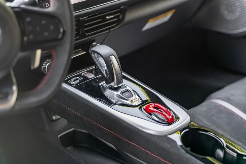 2024 Lotus Emira - Image 15 of 20