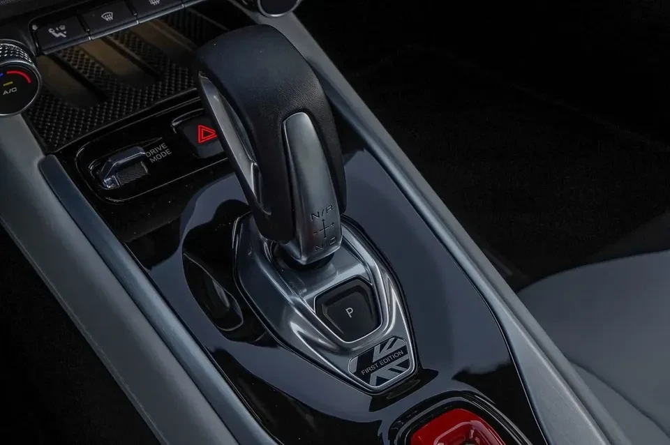 2024 Lotus Emira - Image 16 of 20