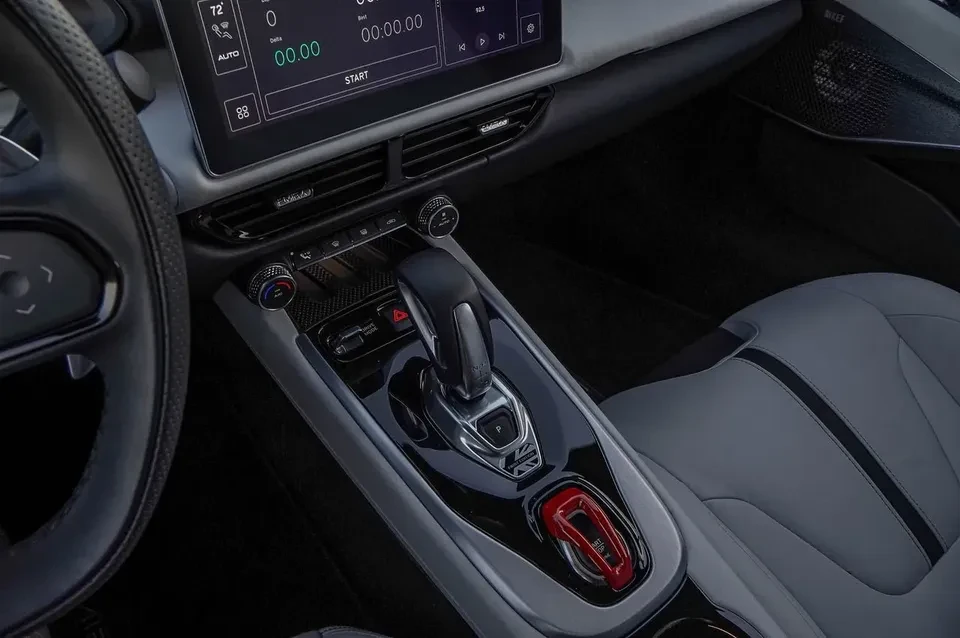 2024 Lotus Emira - Image 15 of 20