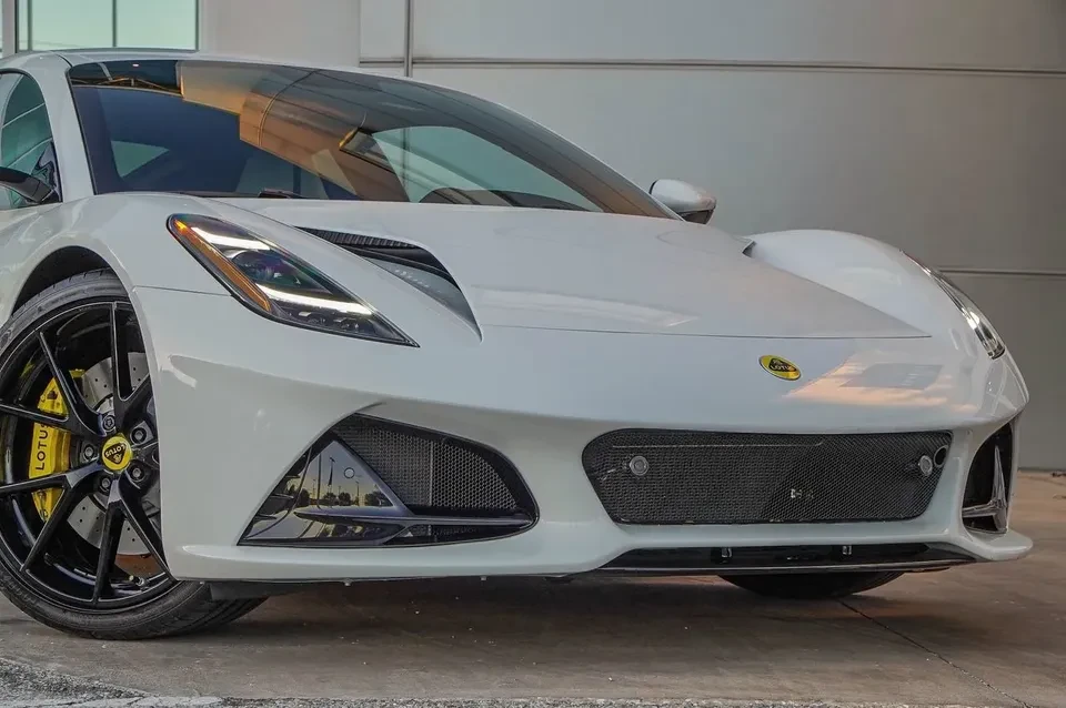 2024 Lotus Emira - Image 3 of 20