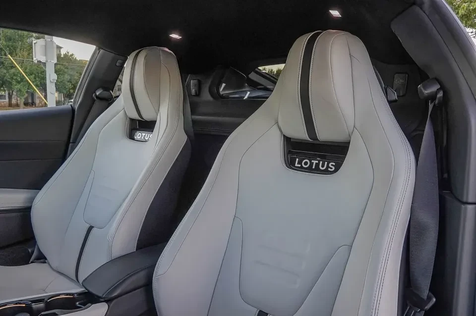 2024 Lotus Emira - Image 9 of 20