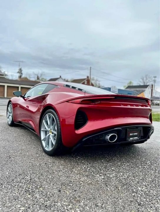 2024 Lotus Emira - Image 7 of 10