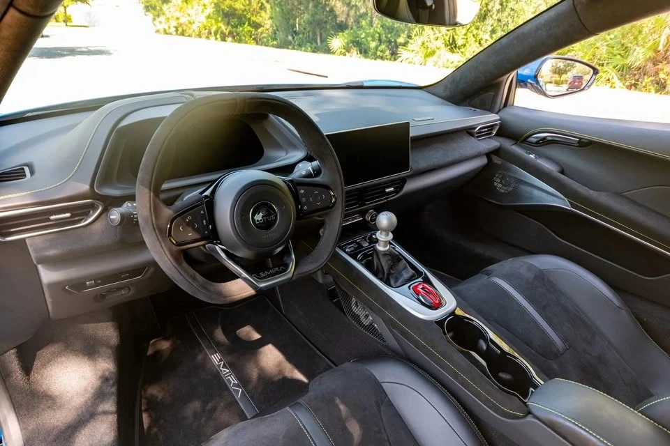 2024 Lotus Emira - Image 15 of 20