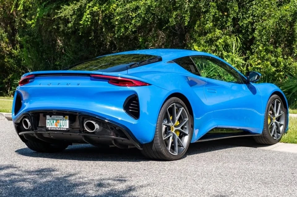 2024 Lotus Emira - Image 6 of 20