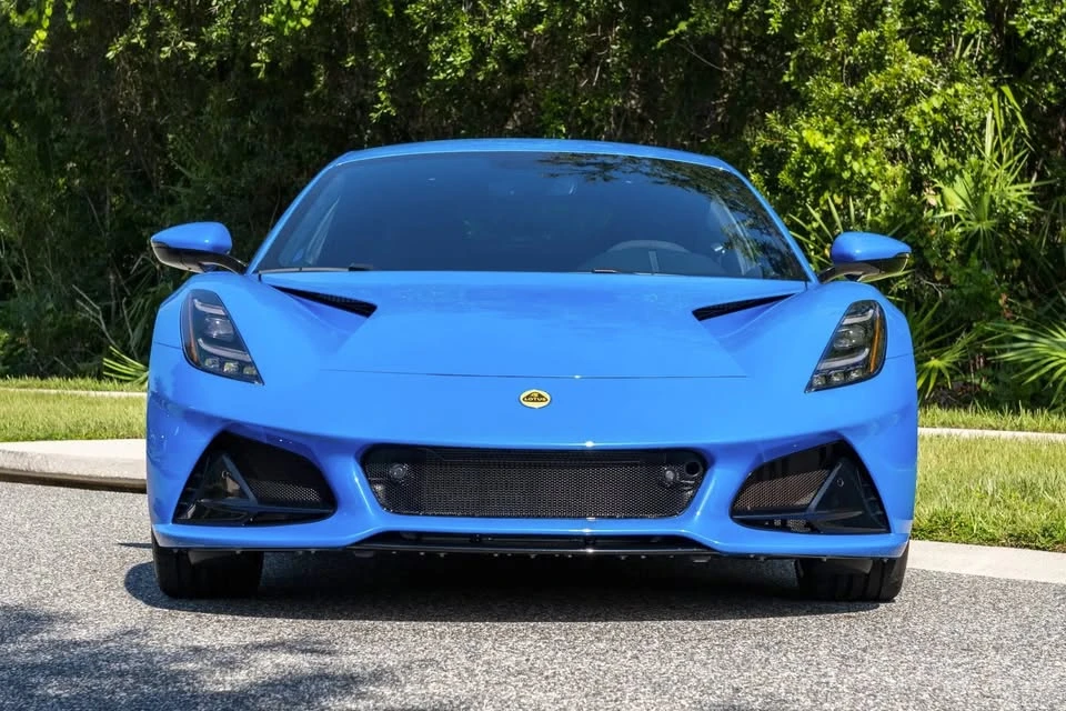 2024 Lotus Emira - Image 8 of 17