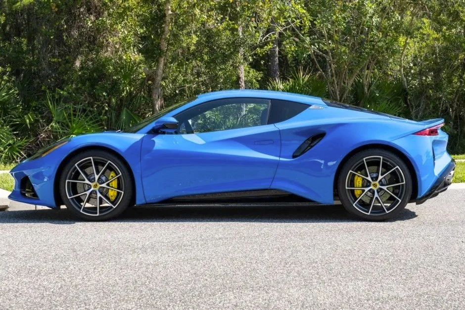 2024 Lotus Emira - Image 4 of 17