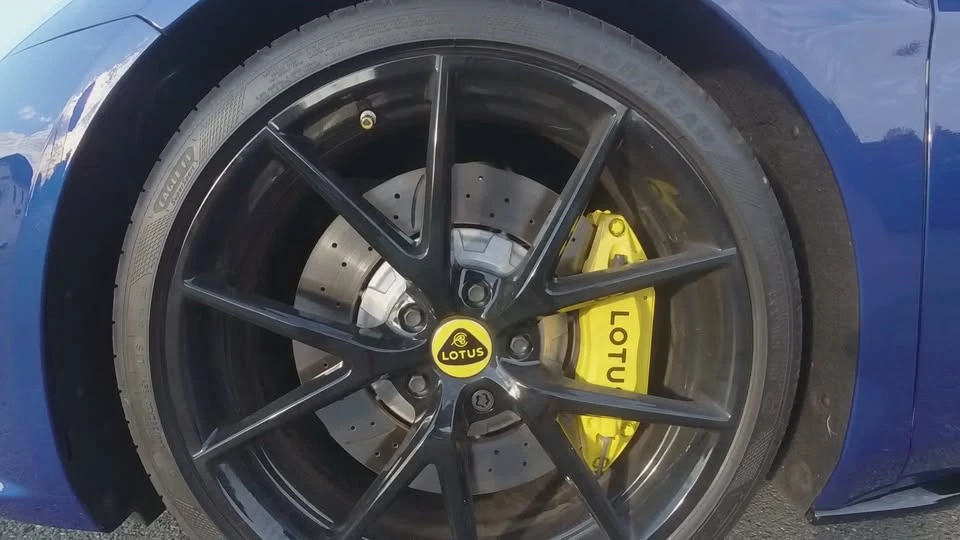2024 Lotus Emira - Image 15 of 16
